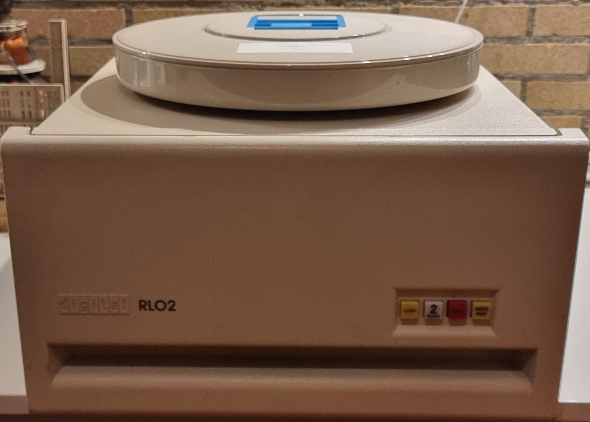 rl02 and disk pack